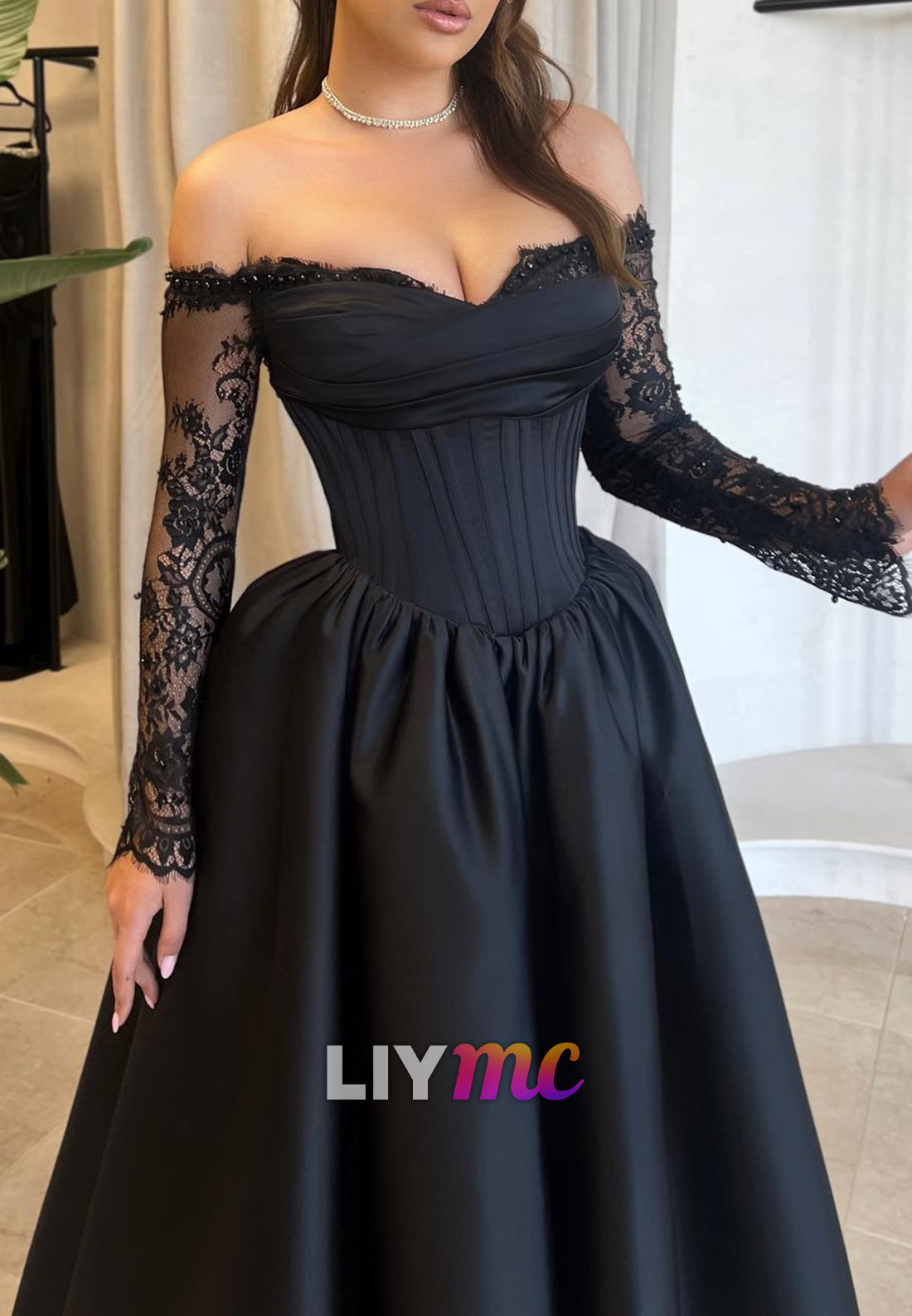 Sweetheart Long Sleeves Lace Appliques Pleated A-Line Prom Dress