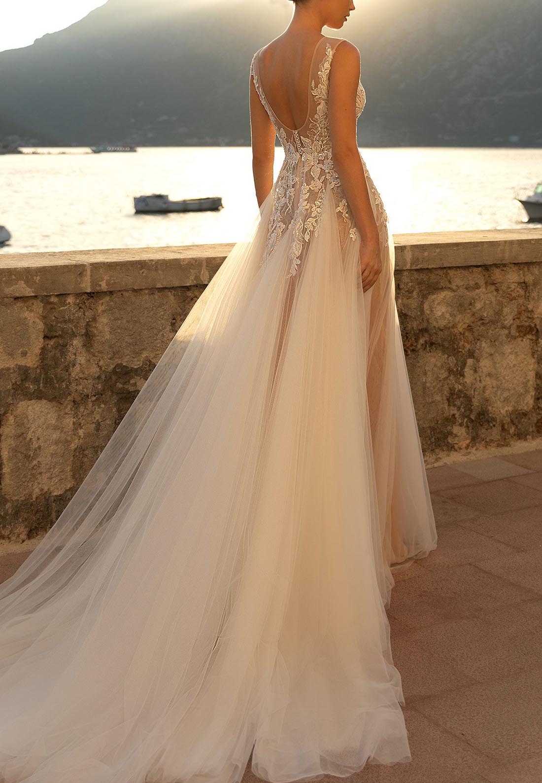 V-Neck Sleeveless Appliques Sheer Tulle A-Line Wedding Dress