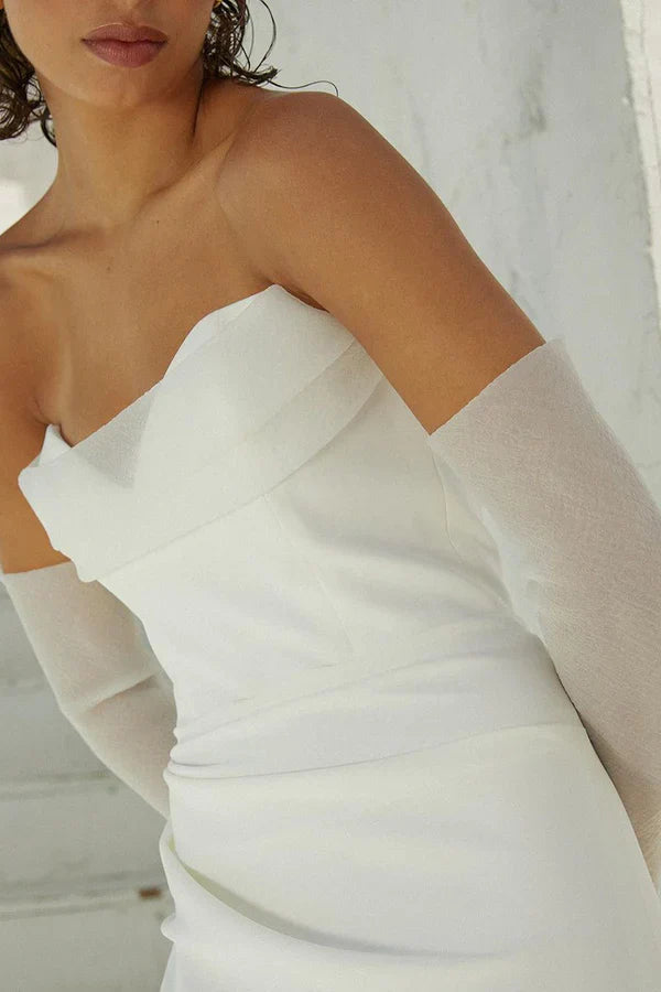 Sexy V-neck long sleeved elegant palace tail wedding dress