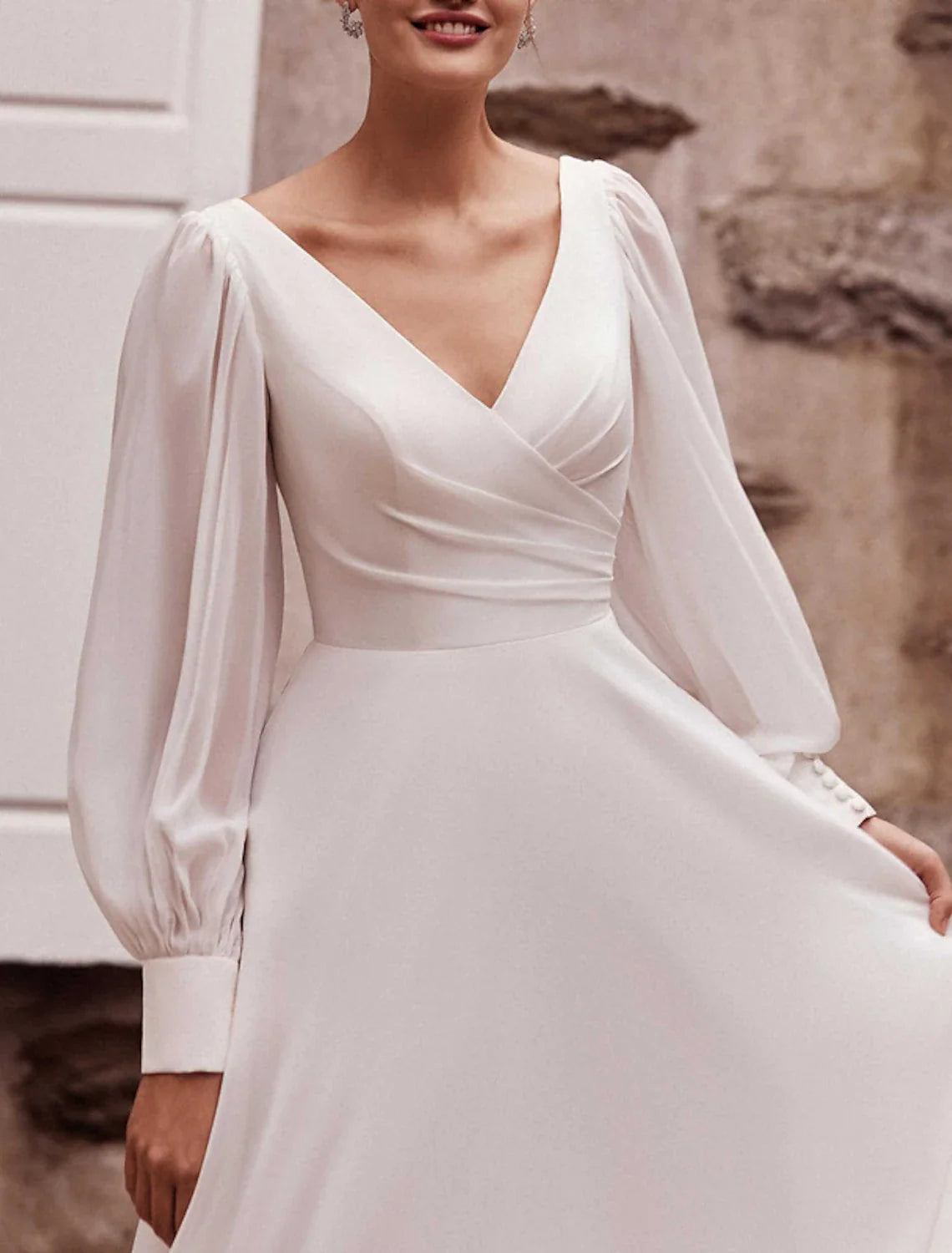 Hall Casual Wedding Dresses A-Line V Neck Long Sleeve Court Train Chiffon Bridal Gowns With Solid Color