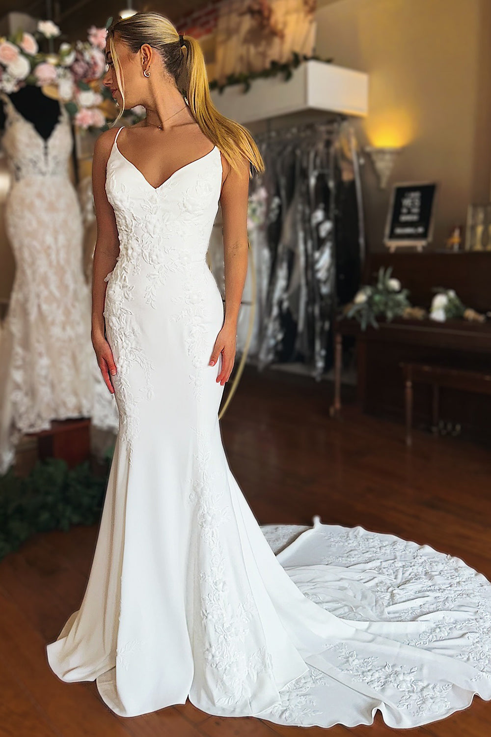 Mermaid Satin V Neck Beach Wedding Dresses Lace Appliqued Wedding Gowns for Bride