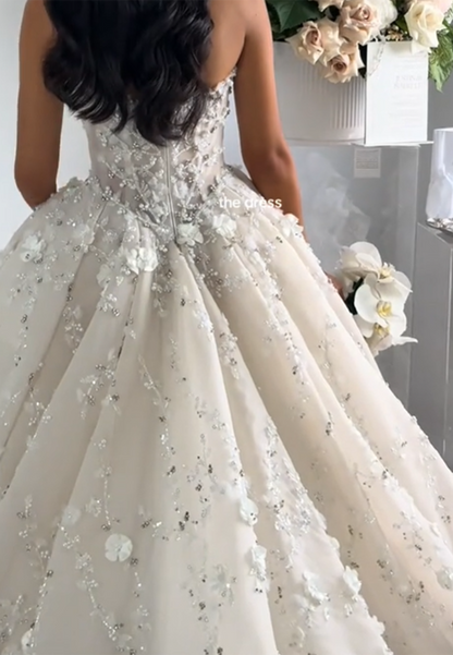 Sweetheart Sleeveless Beaded Embroidery Ball Gown Wedding Dress