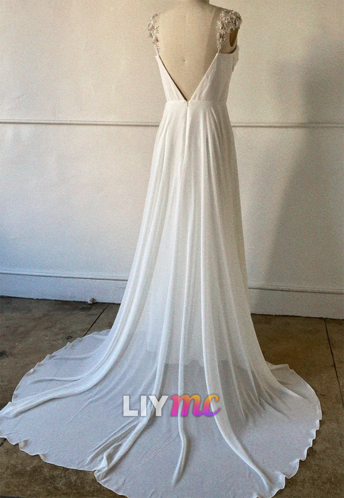 Sweetheart Straps Appliques Flowy A-Line Beach Wedding Dress