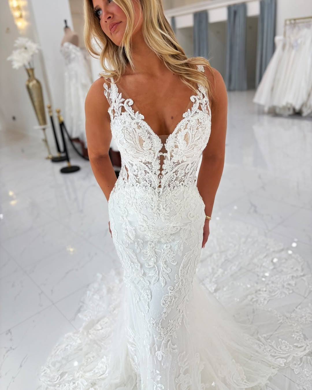 Mermaid Tulle Lace Appliqued V Neck Beach Wedding Dresses for Women