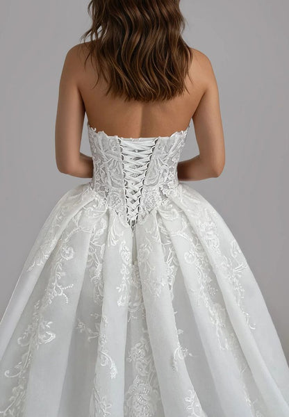 Elegant Lace Applique Sweetheart Wedding Dress A-Line Strapless Bridal Gown