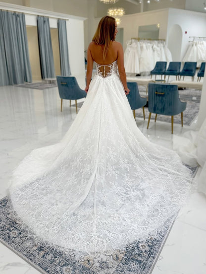 A Line Sweetheart Tulle Lace Appliqued Beach Wedding Dresses for Bride
