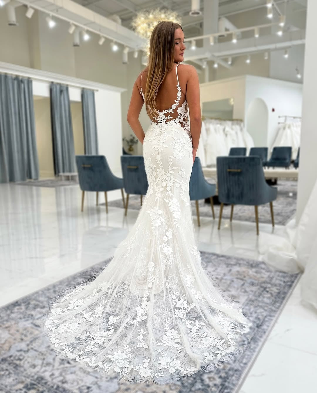 Mermaid V Neck Tulle Lace Appliqued Backless Wedding Dresses for Bride