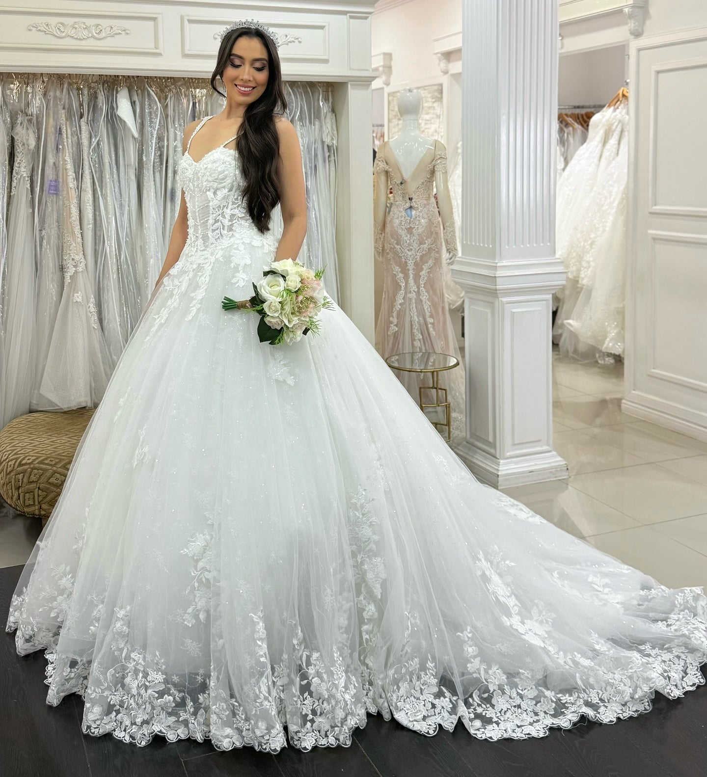 A Line Sweetheart Tulle Lace Appliqued Beach Wedding Dresses for Bride