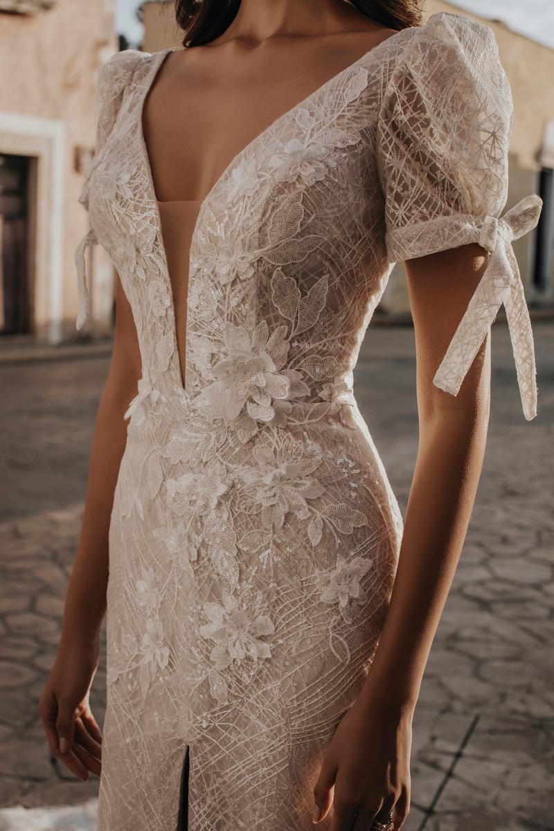 V-Neck Short Sleeves Lace Appliques Mermaid Wedding Dress