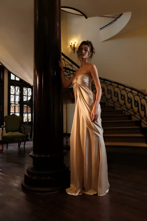 Elegant Strapless Ruched Floor-Length Backless Dress