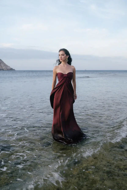 Elegant Strapless Ruched Floor-Length Backless Dress