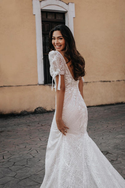 V-Neck Short Sleeves Lace Appliques Mermaid Wedding Dress