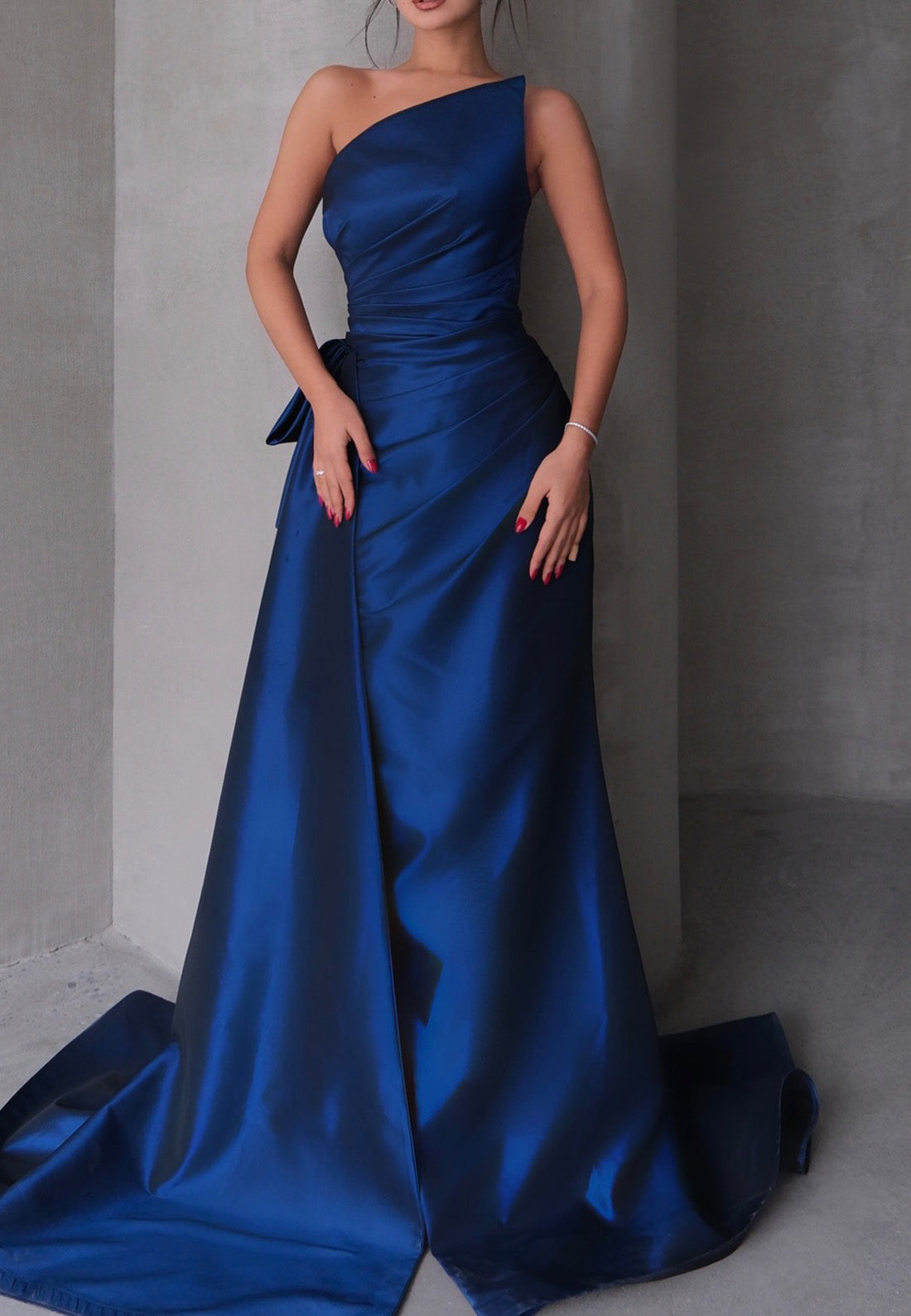 Asymmetrical Sleeveless Pleated Sheath Formal Dress