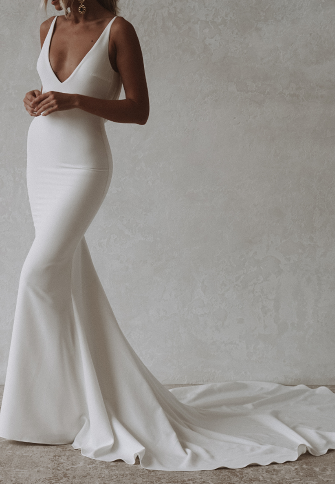 V-Neck Sleeveless Sleek Mermaid Beach Backless Wedding Dress