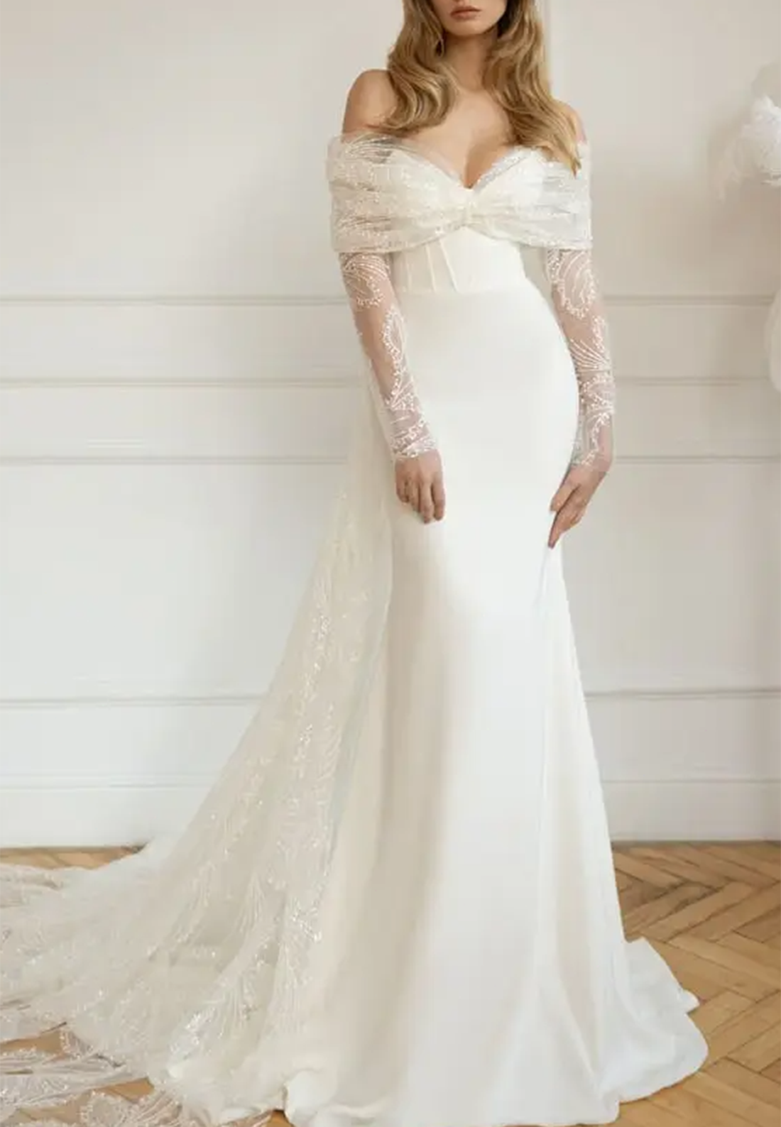 V-Neck Strapless Lace Appliques Sleek Mermaid Wedding Dress