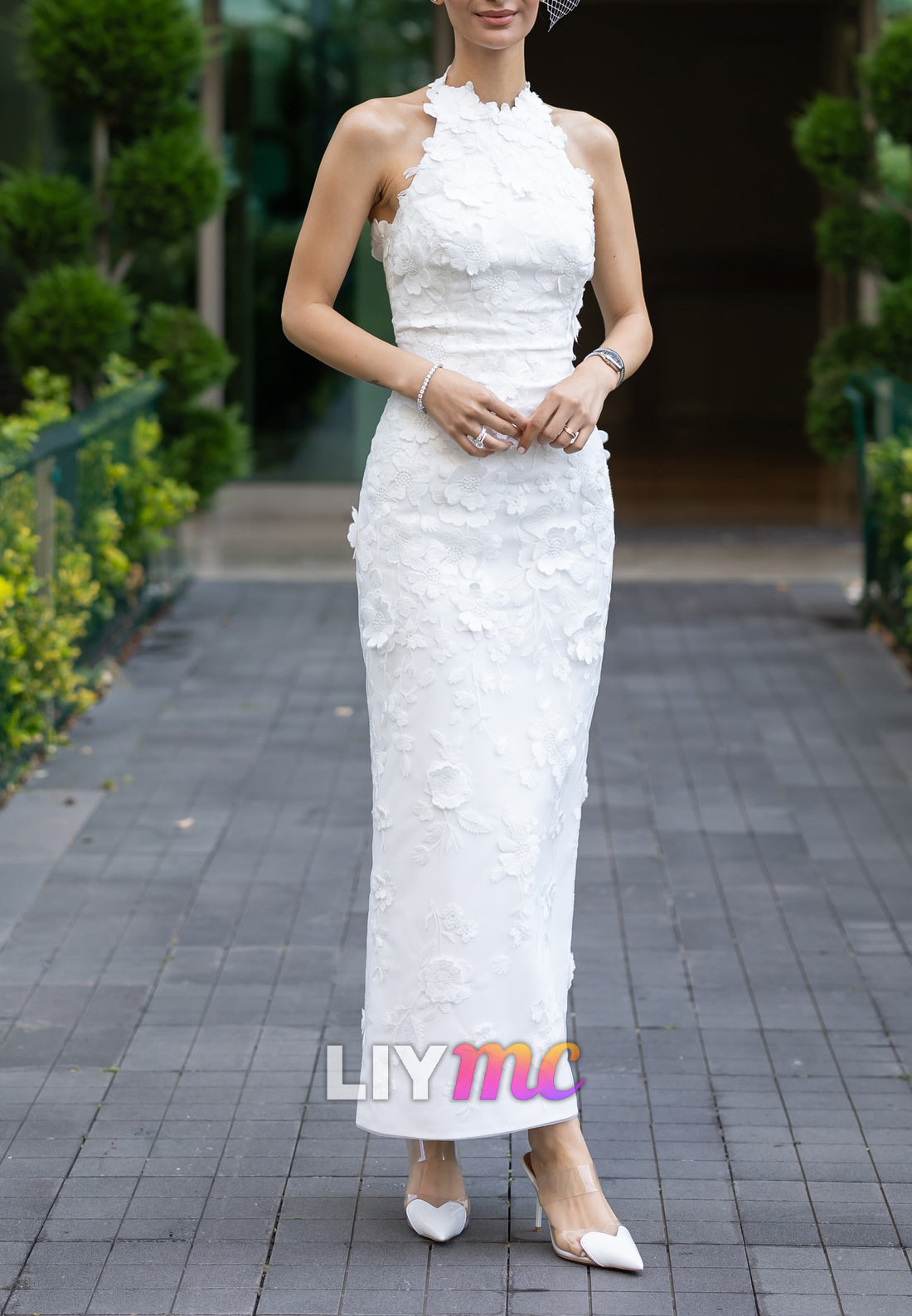 Halter Sleeveless Appliques Sheath Vintage Wedding Dress