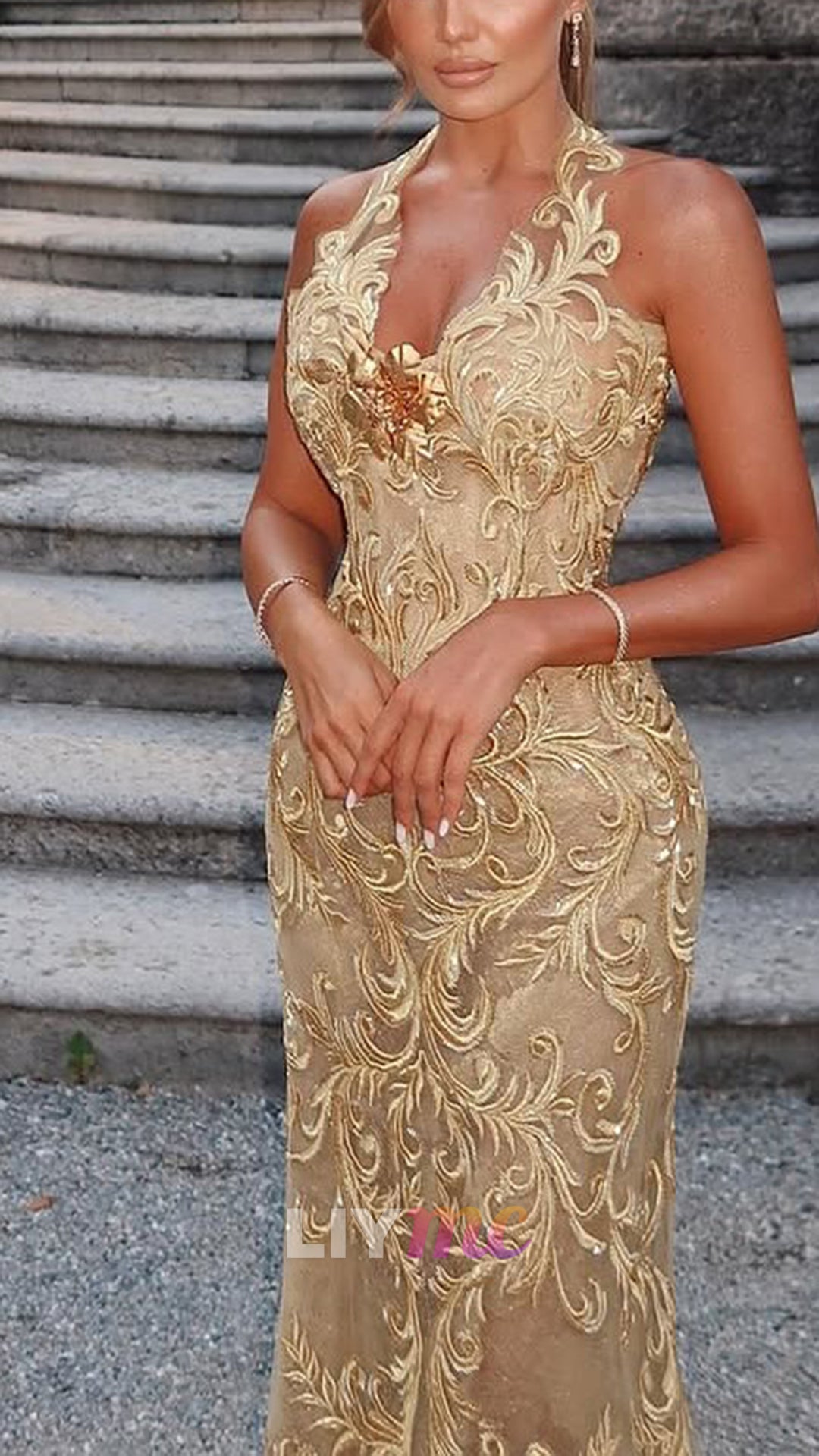 Halter V-Neck Appliques Mermaid Gold Evening Dress