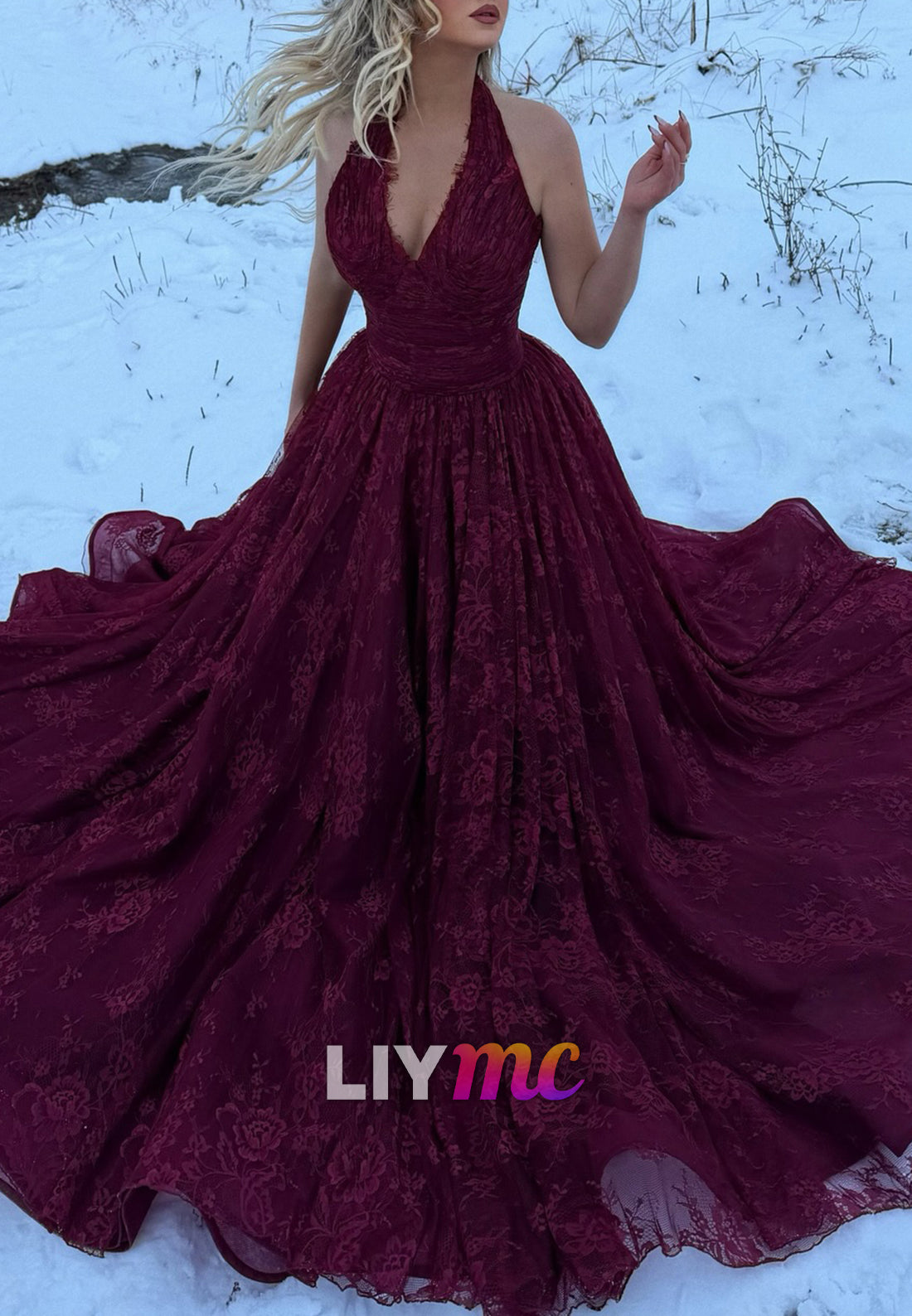 Halter V-Neck Lace Appliques A-Line Prom Dress