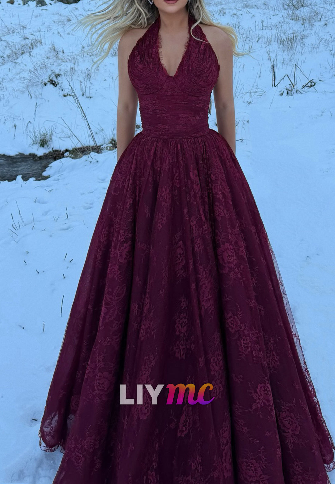 Halter V-Neck Lace Appliques A-Line Prom Dress