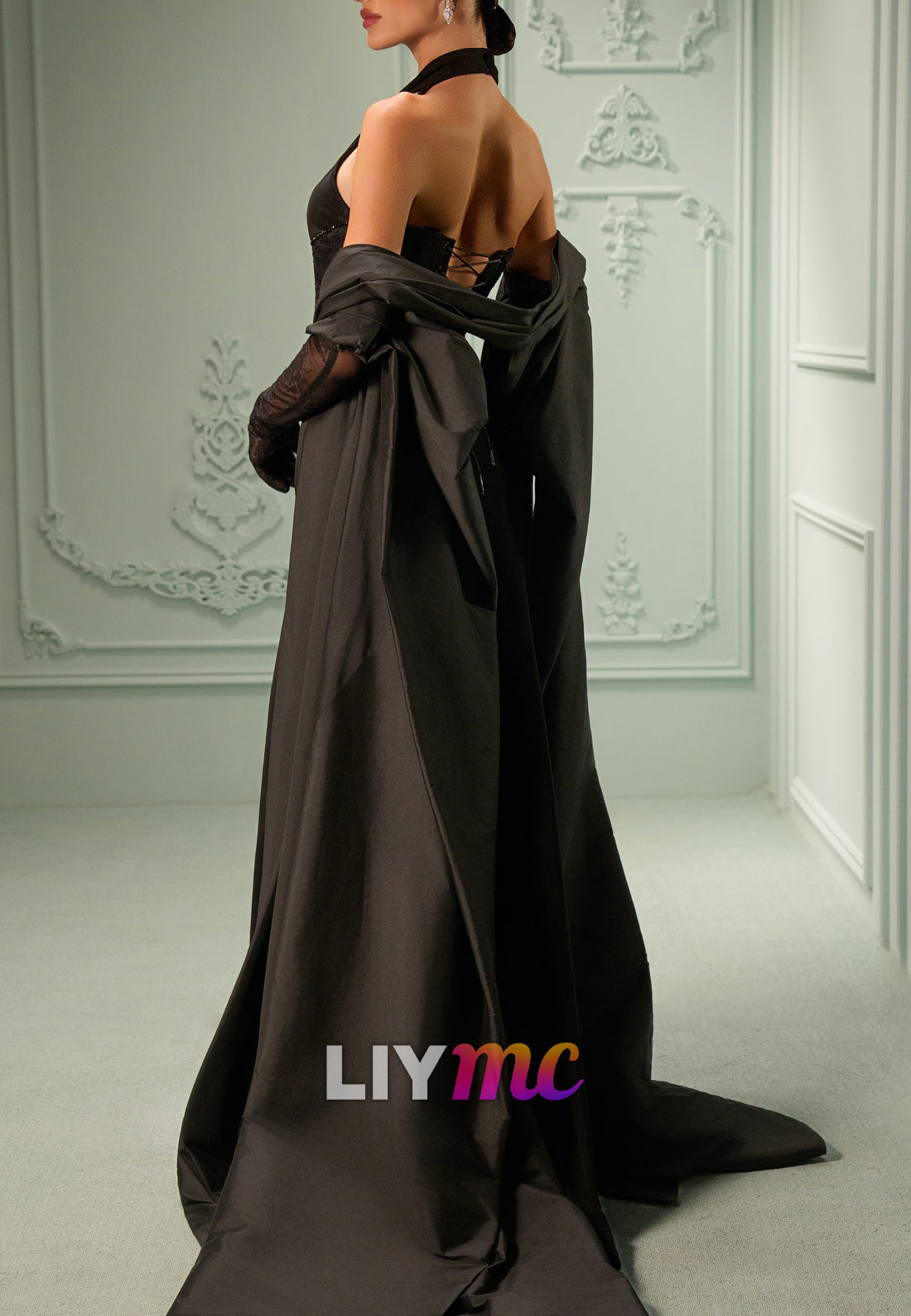 Halter V-Neck Mermaid Black Evening Dress