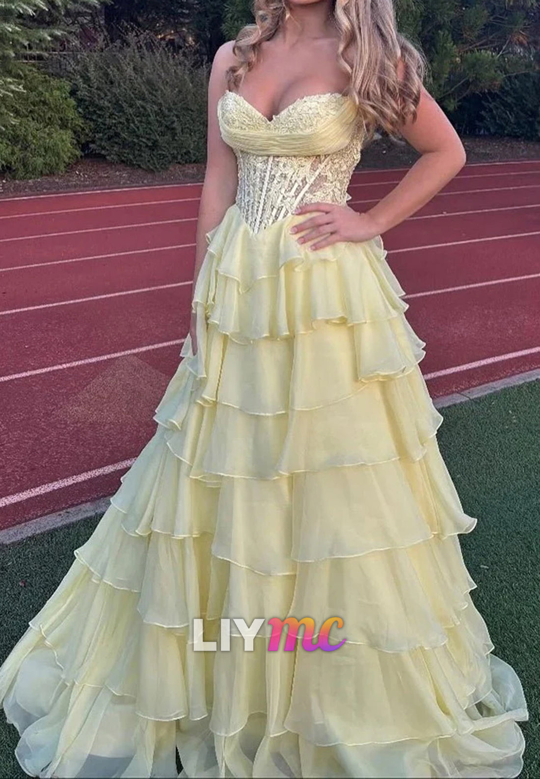 Strapless A Line Chiffon Ruffled Prom Dresses With Appliques