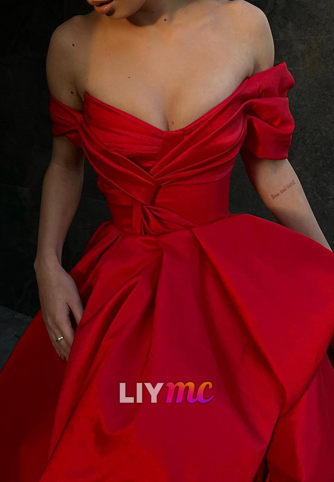 V-Neck Sleeveless Sleek Ball Gown A-Line Prom Dress
