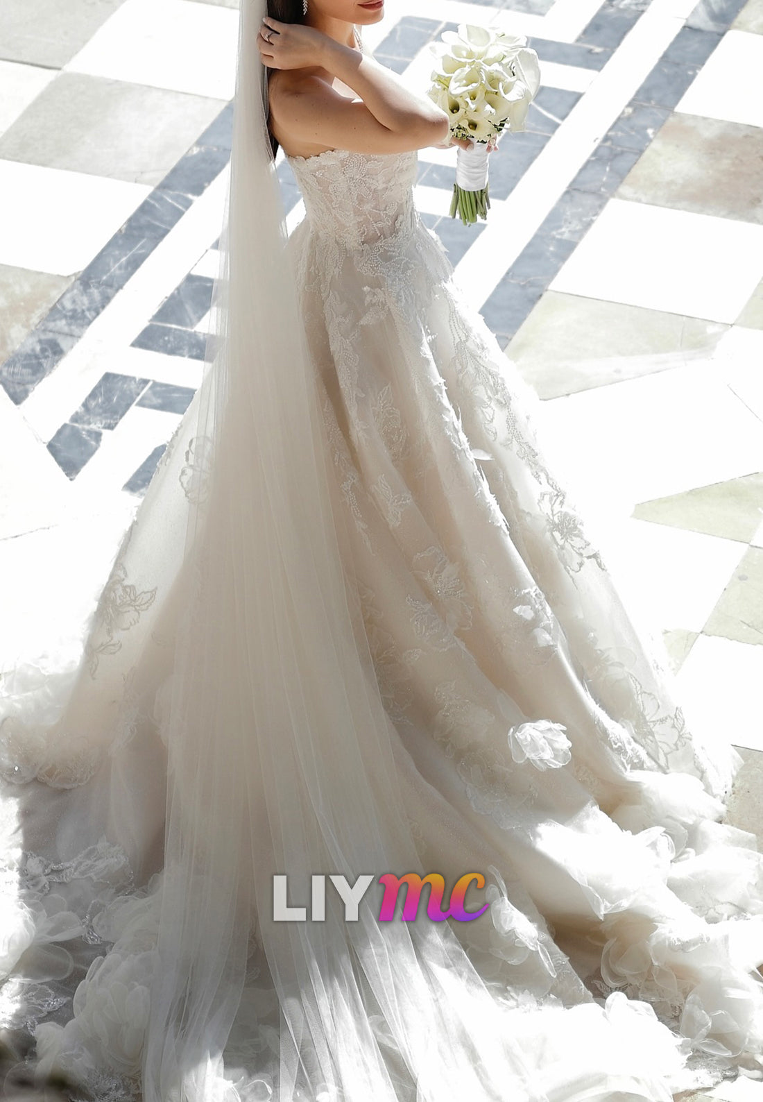 Off-Shoulder Floral Appliques Ball Gown Wedding Dress