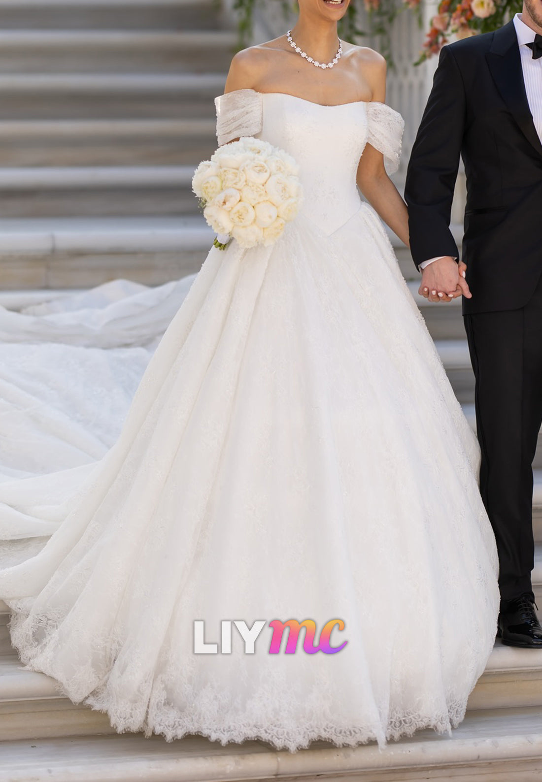 Off-Shoulder Lace Appliques Ball Gown Wedding Dress