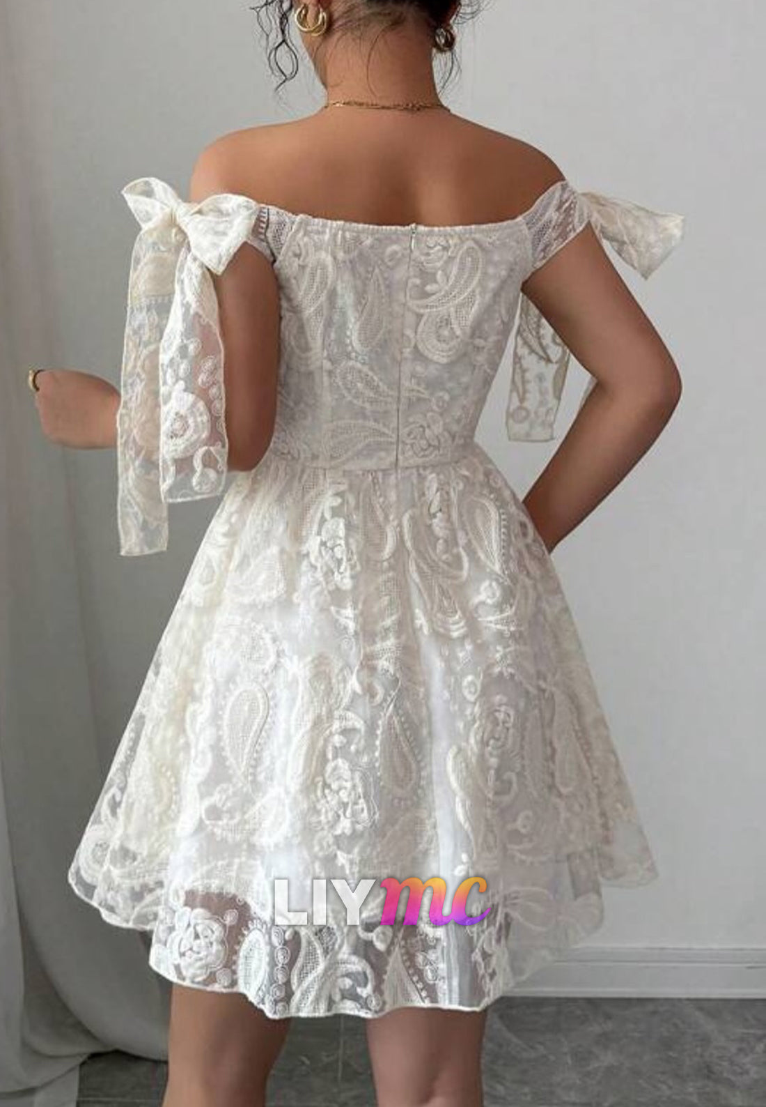 Off-Shoulder Lace Appliques Sleeveless A-Line Party Homecoming Dress