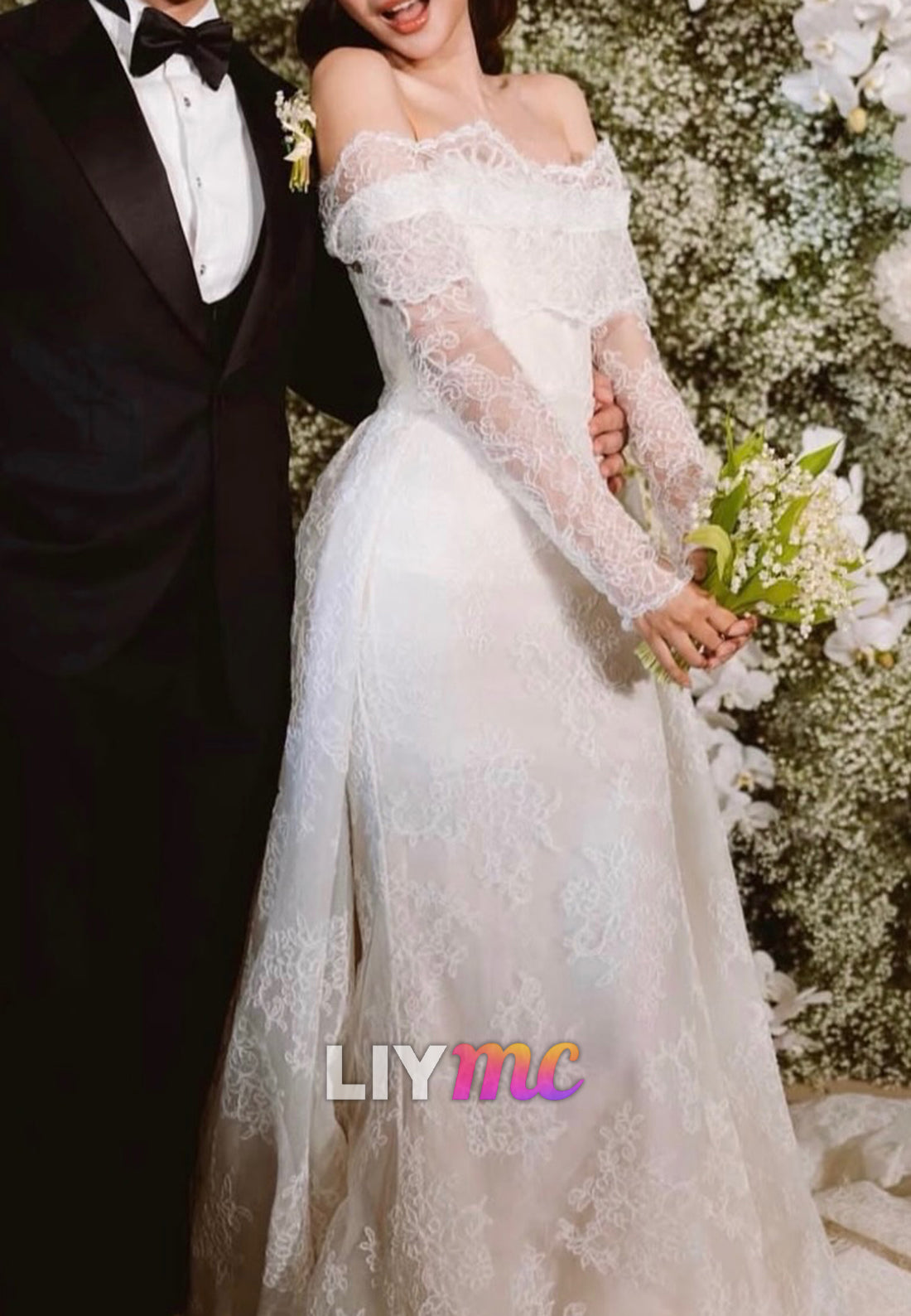 Off-Shoulder Long Sleeves Lace Appliques Mermaid Wedding Dress