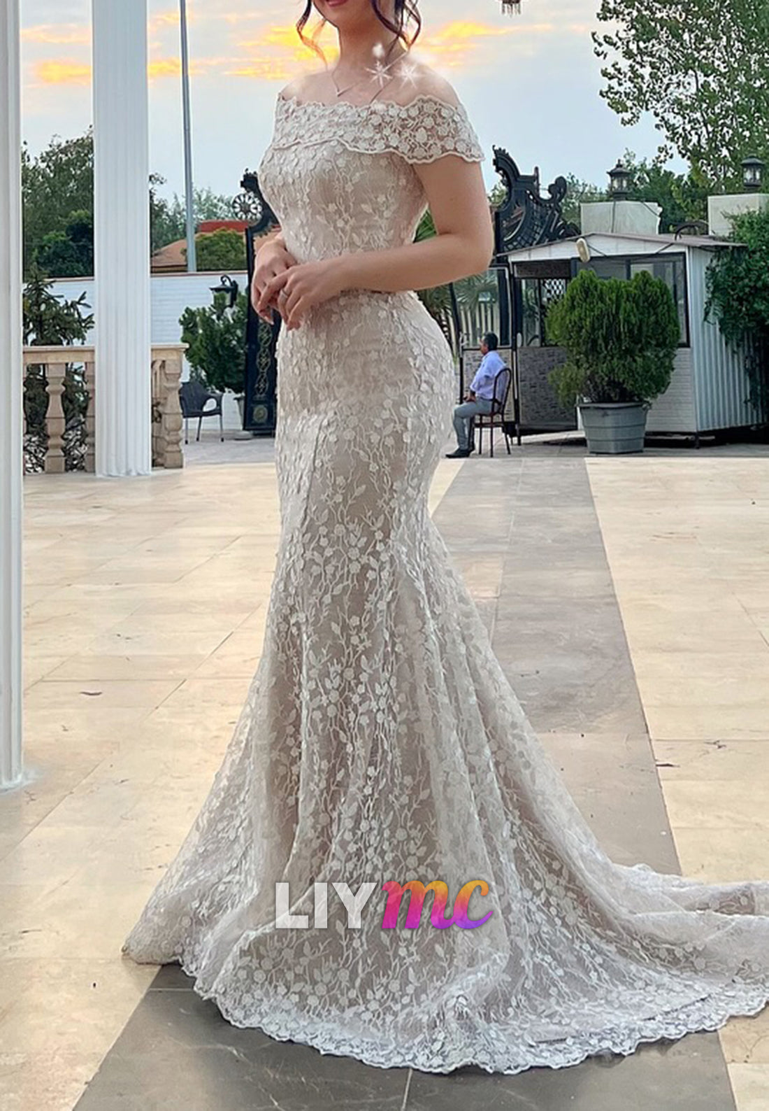 Off-Shoulder Sleeveless Appliques Mermaid Wedding Dress