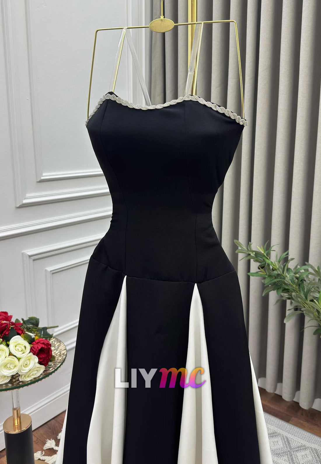 Off-Shoulder Sleeveless Black White A-Line Party Dress