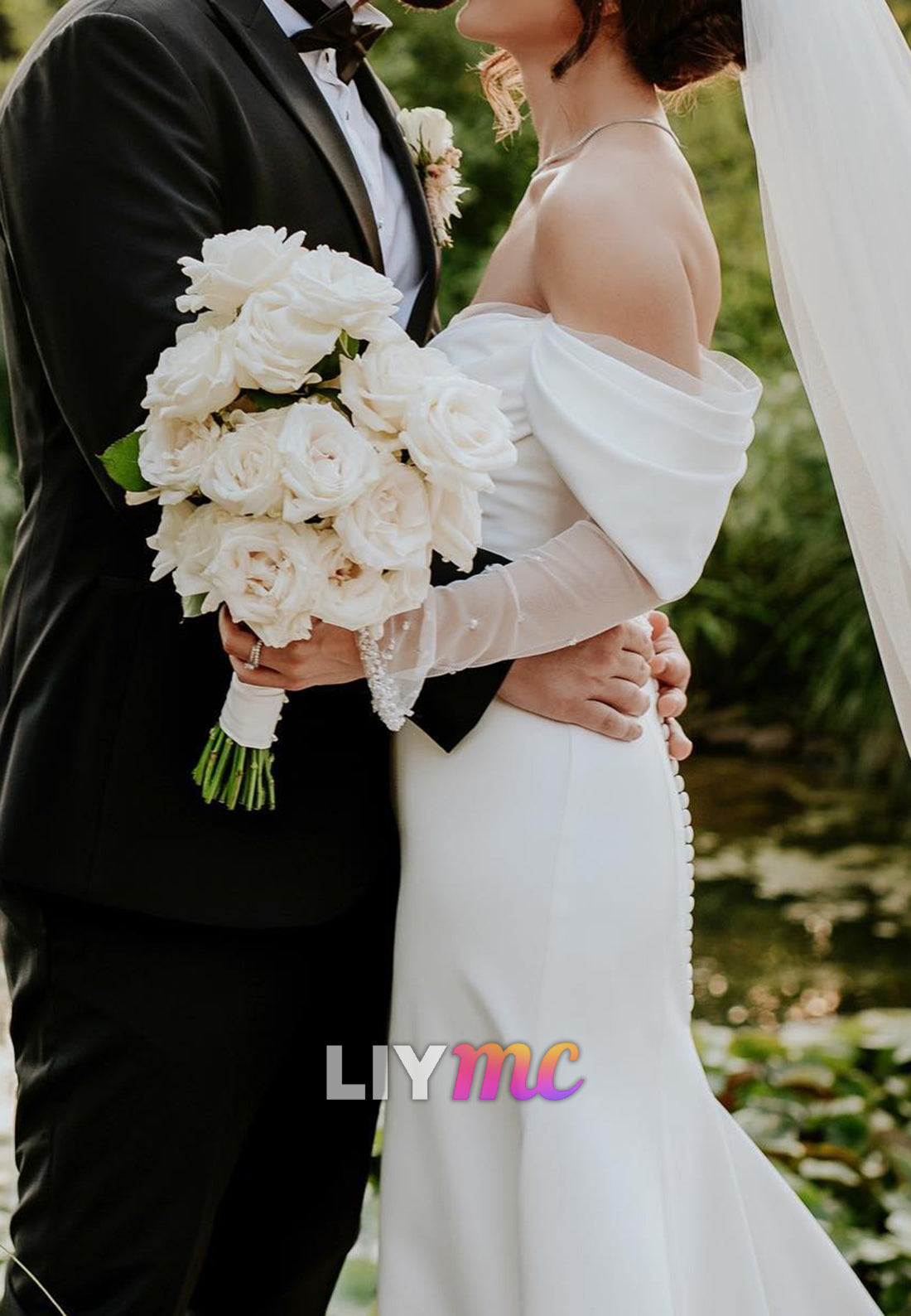 Off-Shoulder Sleeveless Sleek Fitted Mermaid Wedding Dress