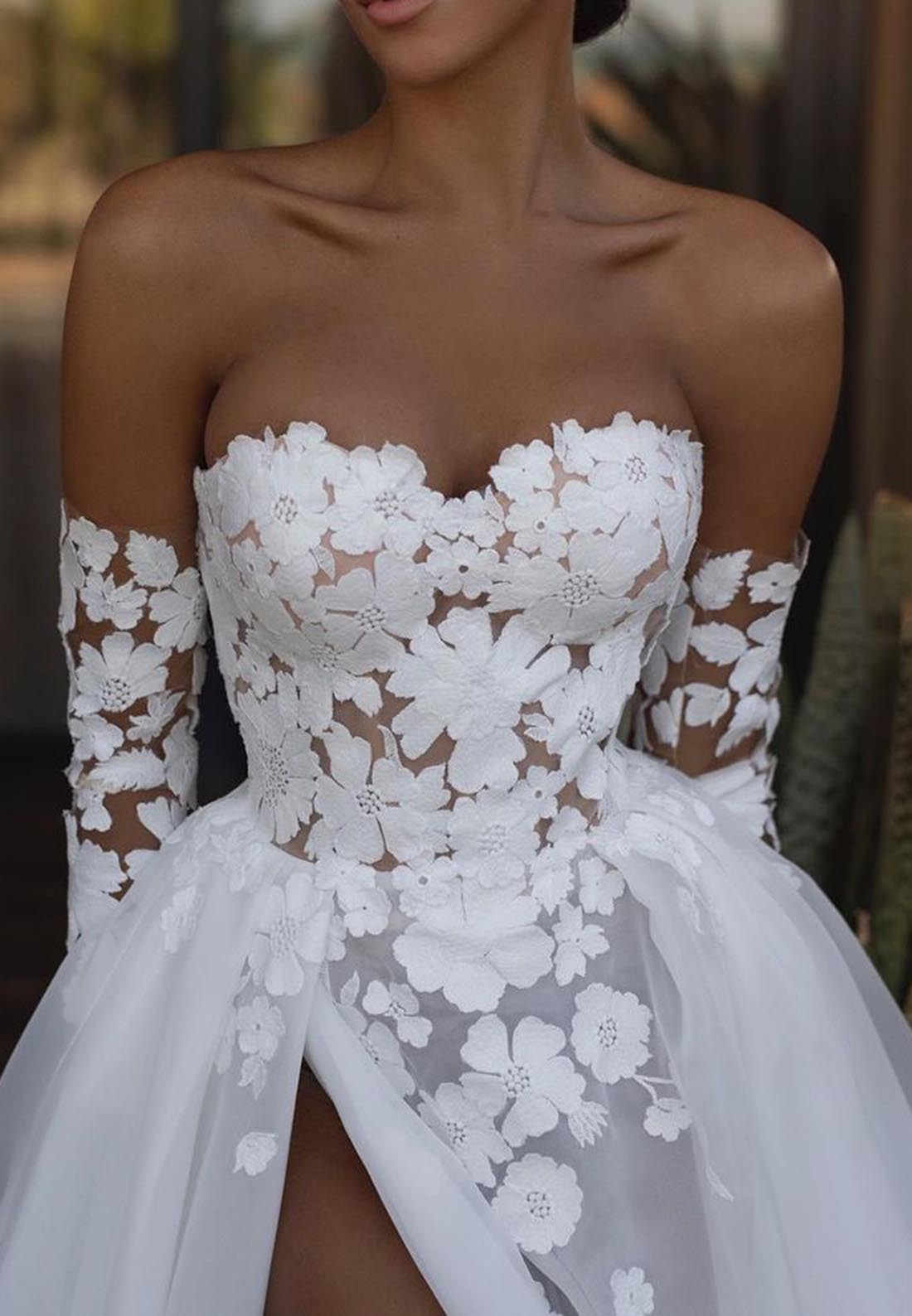Sweetheart Strapless Appliques Tulle A-Line Wedding Dress