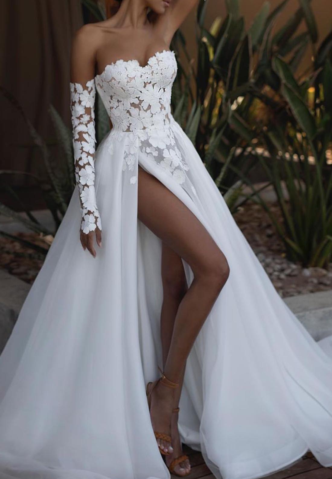 Sweetheart Strapless Appliques Tulle A-Line Wedding Dress