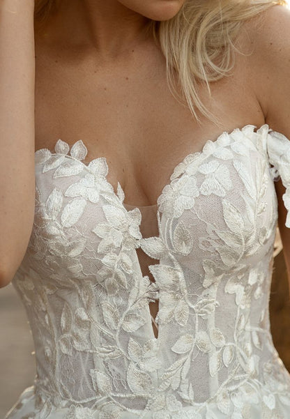 Off-Shoulder Sleeveless Lace Appliques Side Slit A-Line Wedding Dress