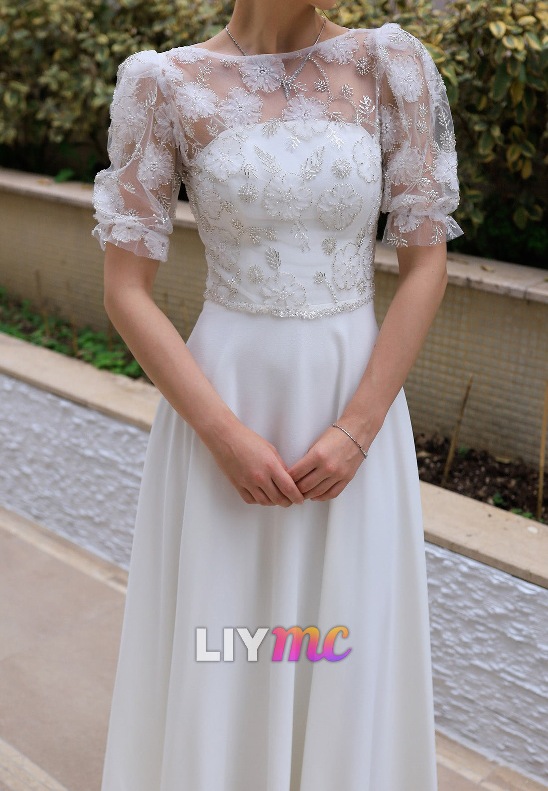 Scoop Short Sleeves Floral Appliques A-Line Wedding Dress