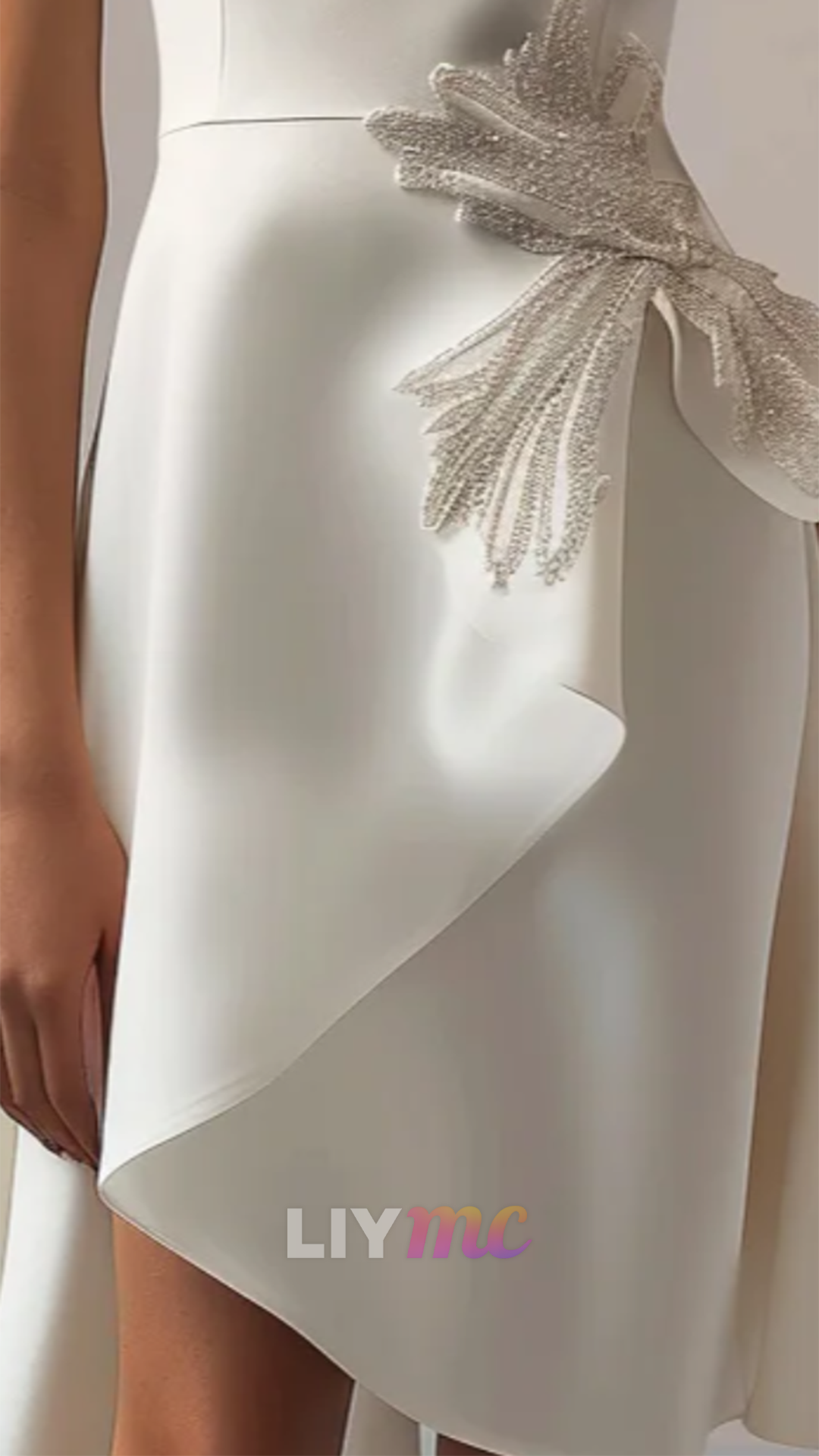 Scoop Sleeveless Appliques Sheath Short Wedding Guest Dress