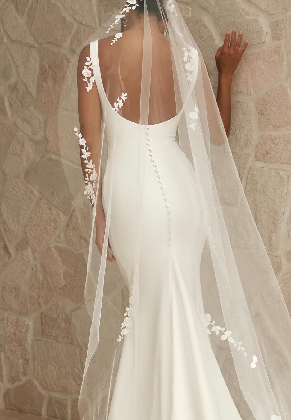 Sweetheart Sleeveless Sleek Satin Mermaid Wedding Dress