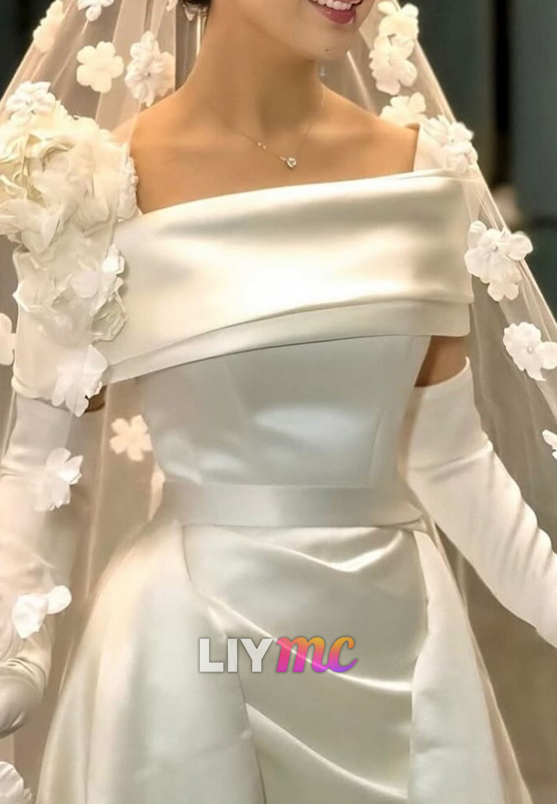 Square Short Sleeves Floral Embellished Sheath Wedding Dress