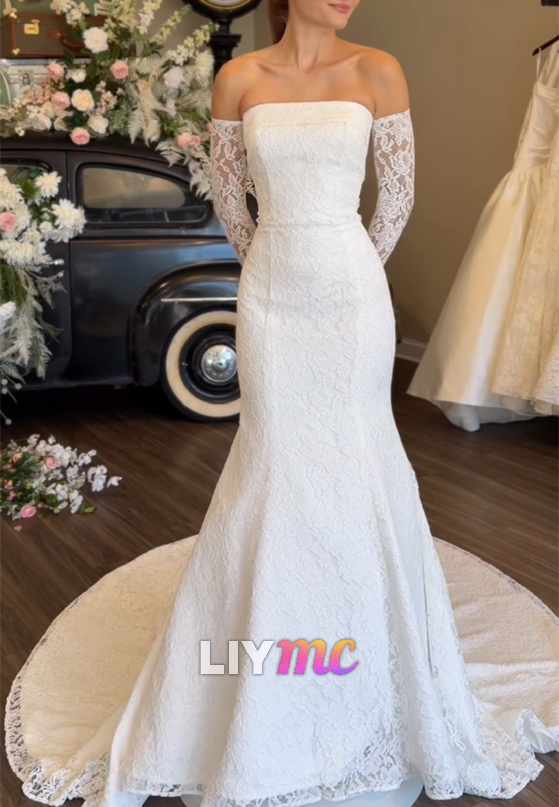 Straight Across Lace Appliques Mermaid Wedding Dress