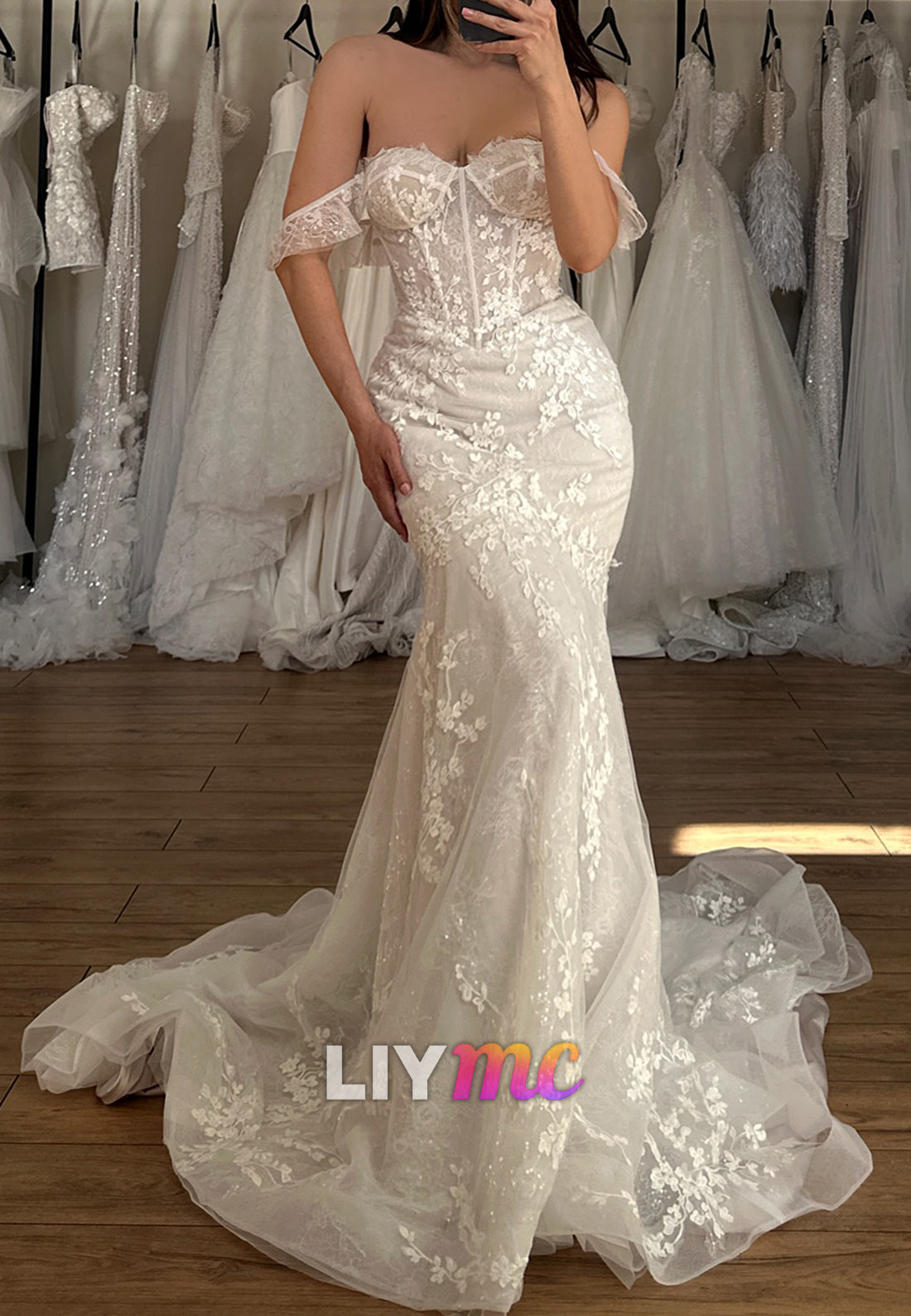 Sweetheart Appliques Fitted Mermaid Wedding Dress