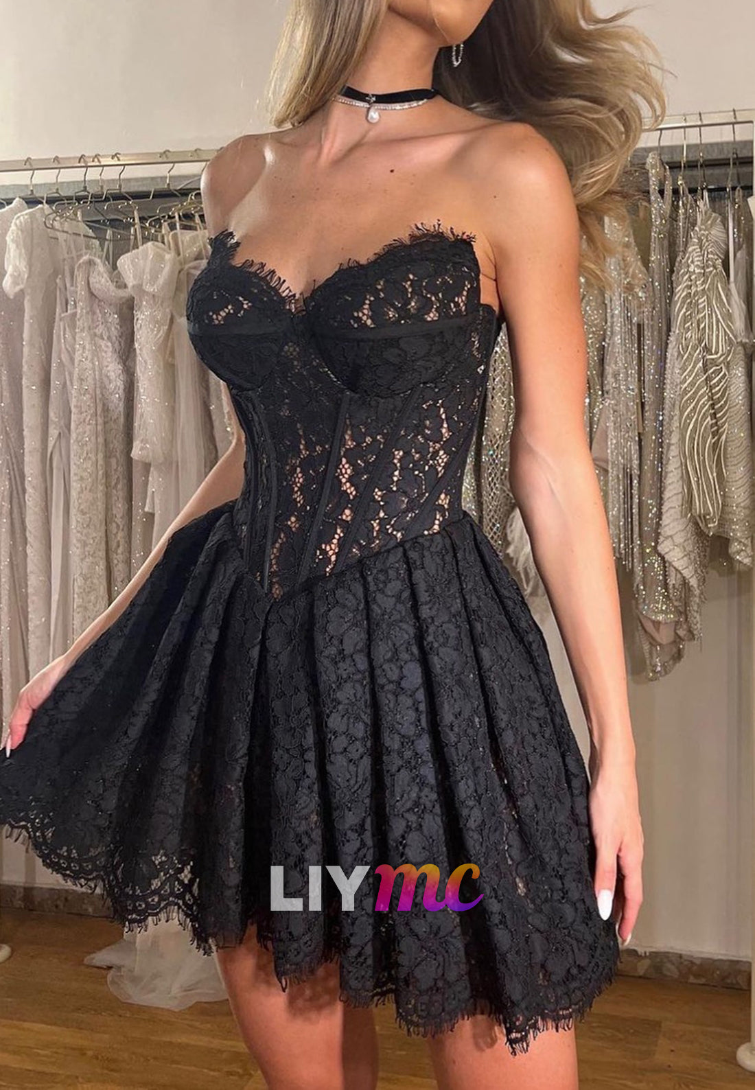 Sweetheart Lace Appliques A-Line Short Party Homecoming Dress