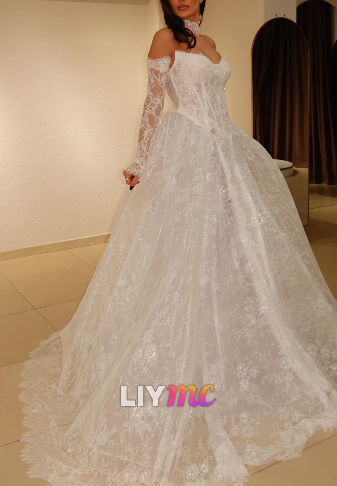 Sweetheart Lace Appliques A-Line Wedding Dress with Gloves