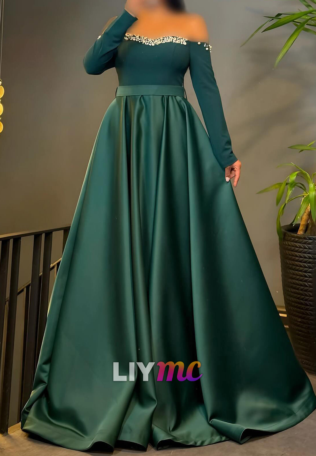 Sweetheart Long Sleeves Beaded A-Line Mother of Bride Dress