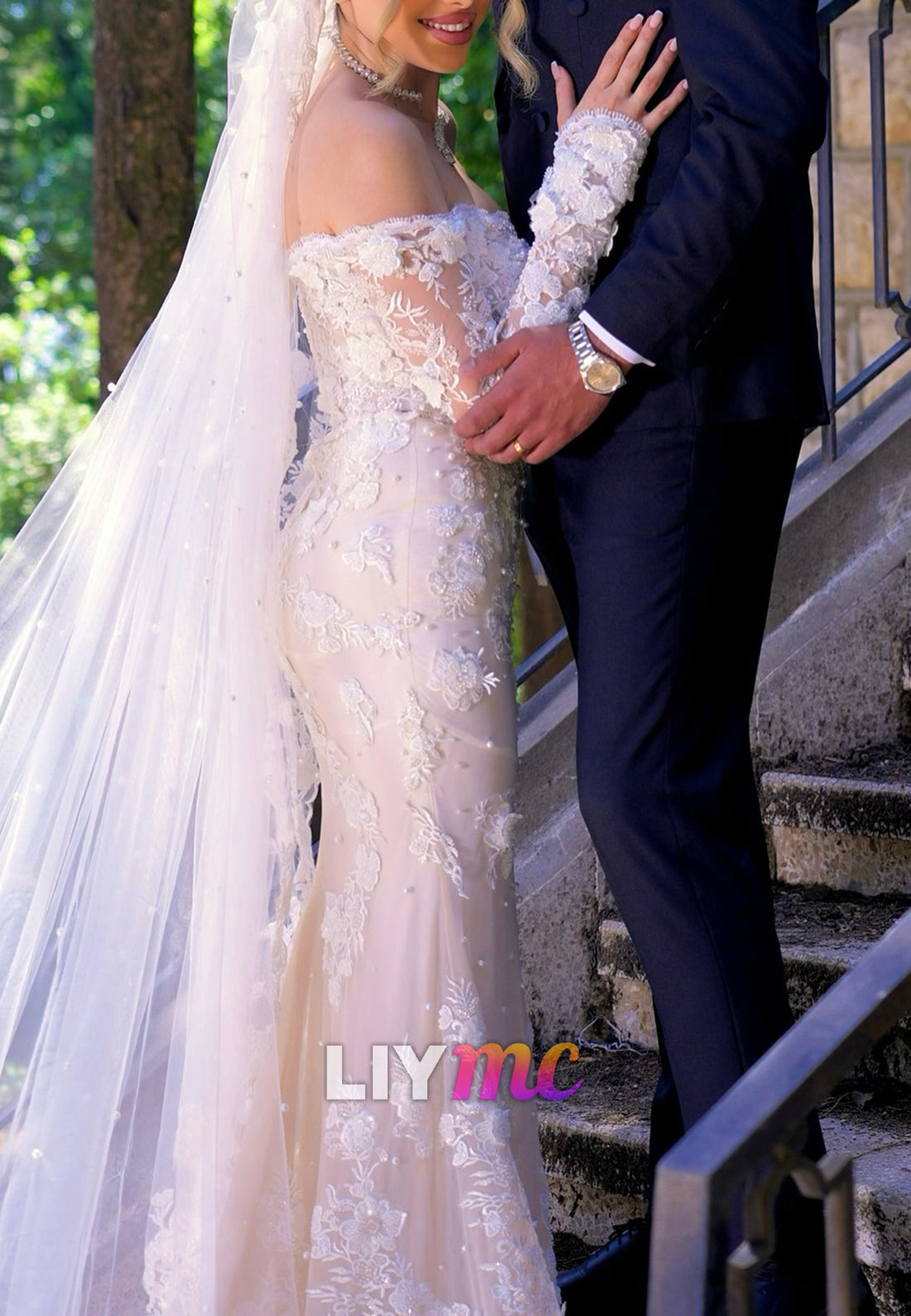 Sweetheart Long Sleeves Lace Appliques Beaded Mermaid Wedding Dress