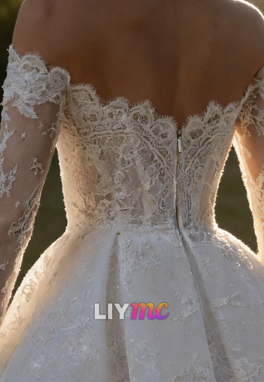Sweetheart Long Sleeves Lace Appliques Short Wedding Dress