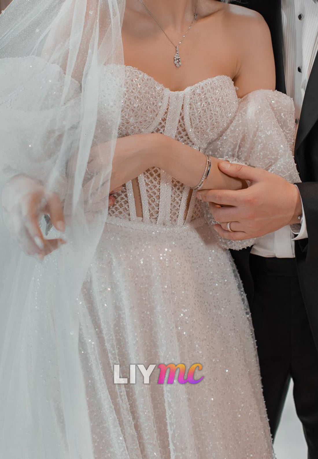 Sweetheart Puff Sleeves Sparkly A-Line Wedding Dress