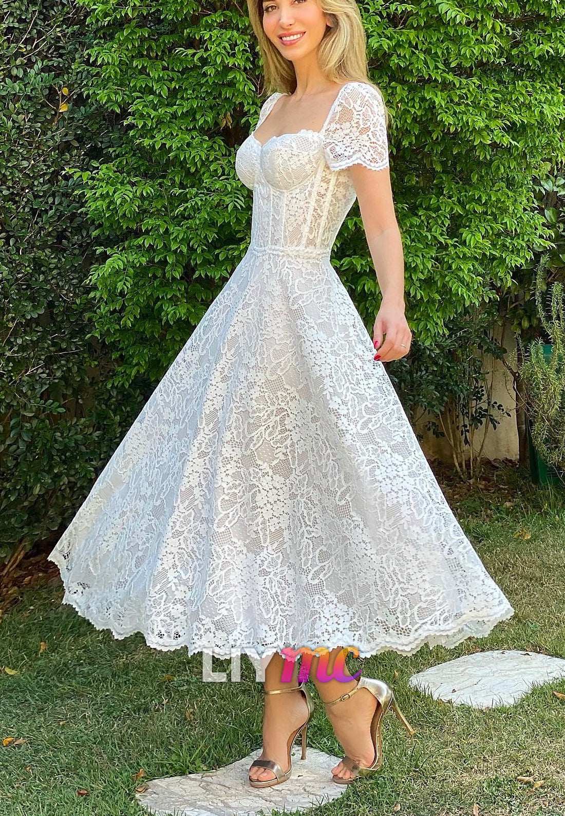 Sweetheart Short Sleeves Lace Appliques A-Line Wedding Dress