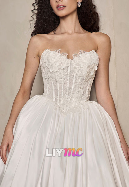 Sweetheart Sleeveless Appliques A-Line Wedding Dress